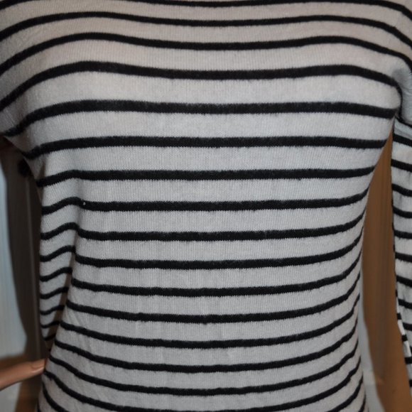 Two Pieces Women's Classic-Fit Long-Sleeve Crewneck T-Shirt striped blouse - Picture 3 of 7